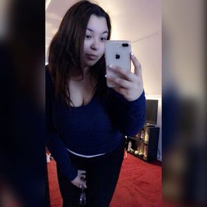 Meet your Posher, Claudia